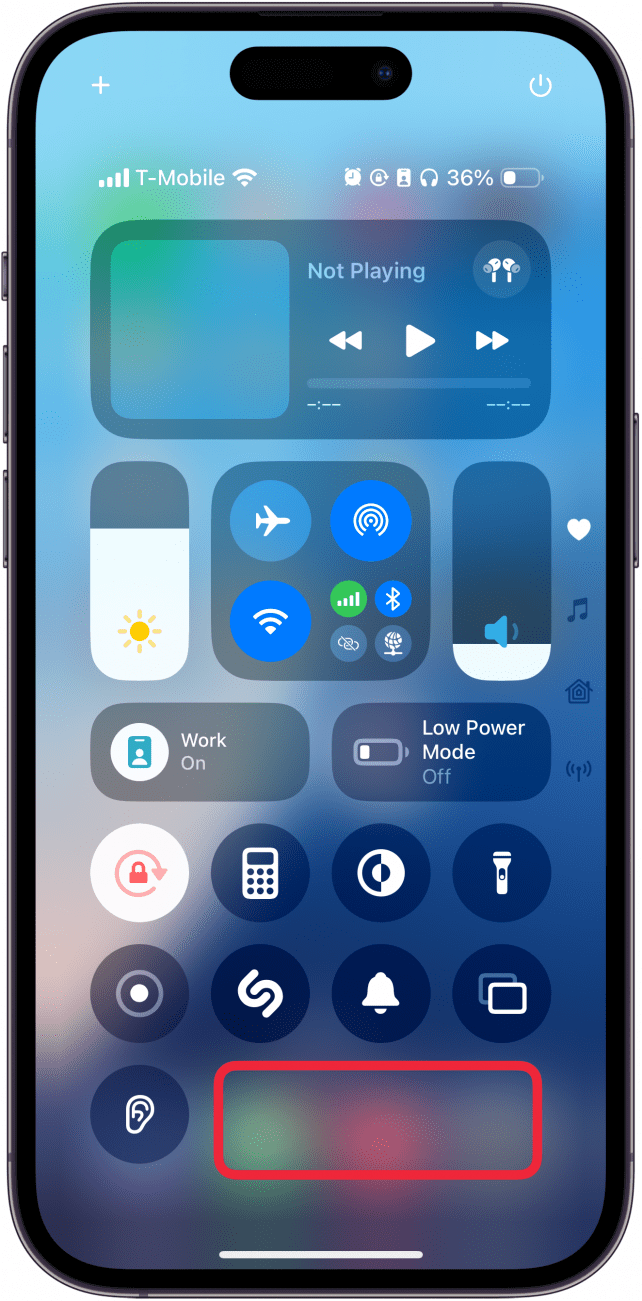 Centro de control de iPhone con un cuadro rojo alrededor de un área vacía