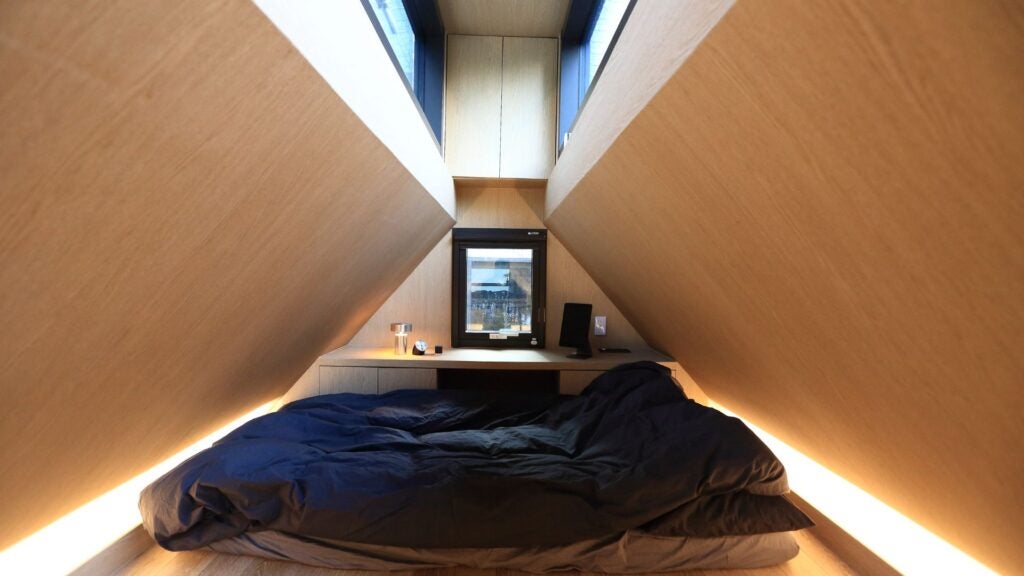 Dormitorio entresuelo LG Duo Smart Cottage
