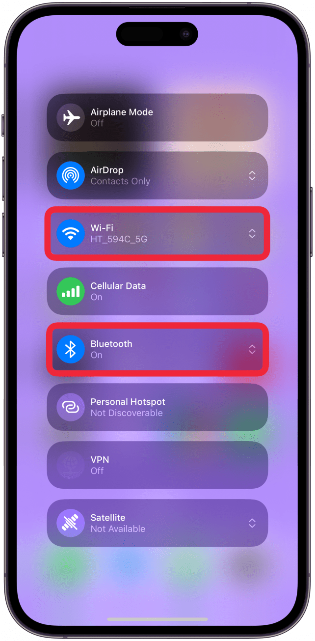 Mira la sección de Wi-Fi para asegurarte de que estás conectado a Wi-Fi y ver el nombre de la red a la que estás conectado. Además, mire la sección de Bluetooth para asegurarse de que Bluetooth esté activado.
