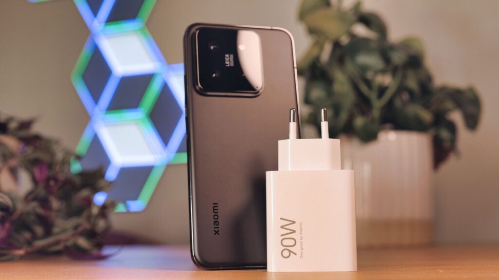 Xiaomi 14 con batería
