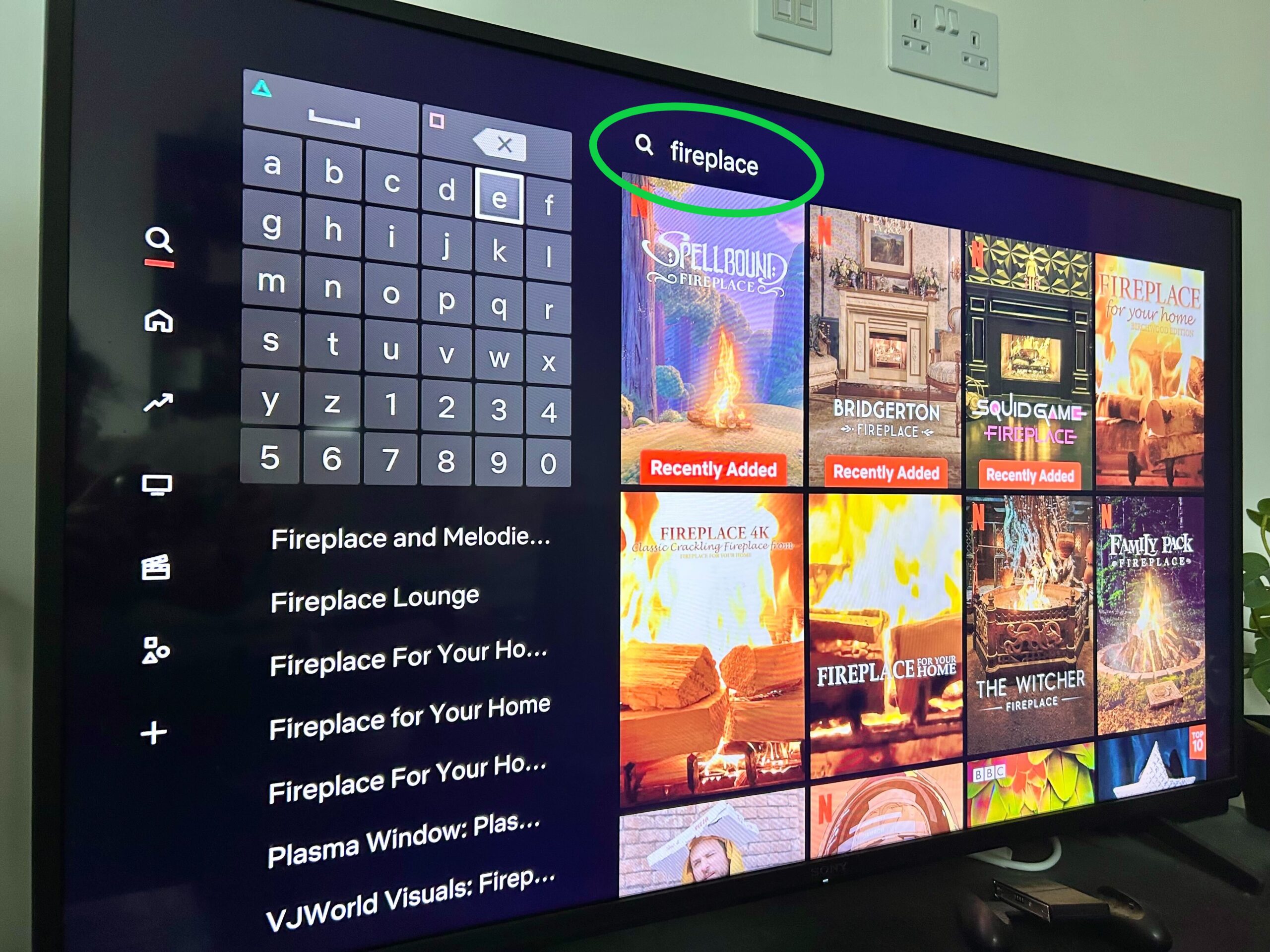 1734102023 103 Como convertir tu televisor en un fuego crepitante para Navidad