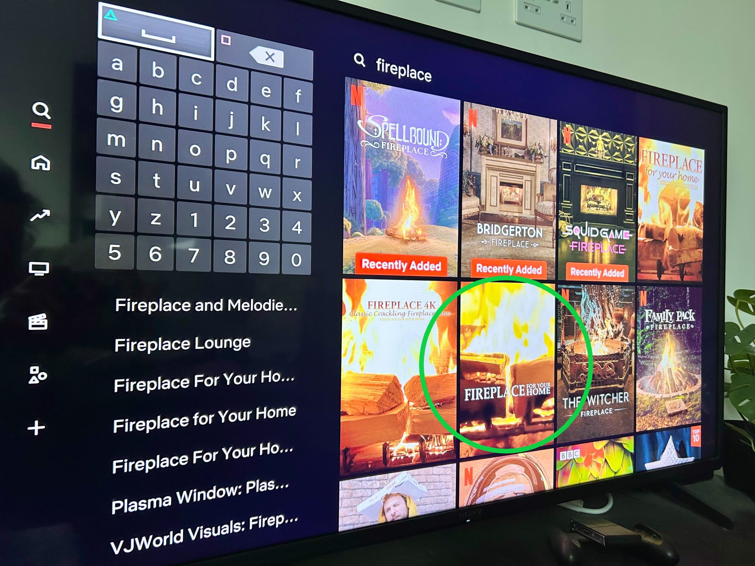 1734102023 217 Como convertir tu televisor en un fuego crepitante para Navidad