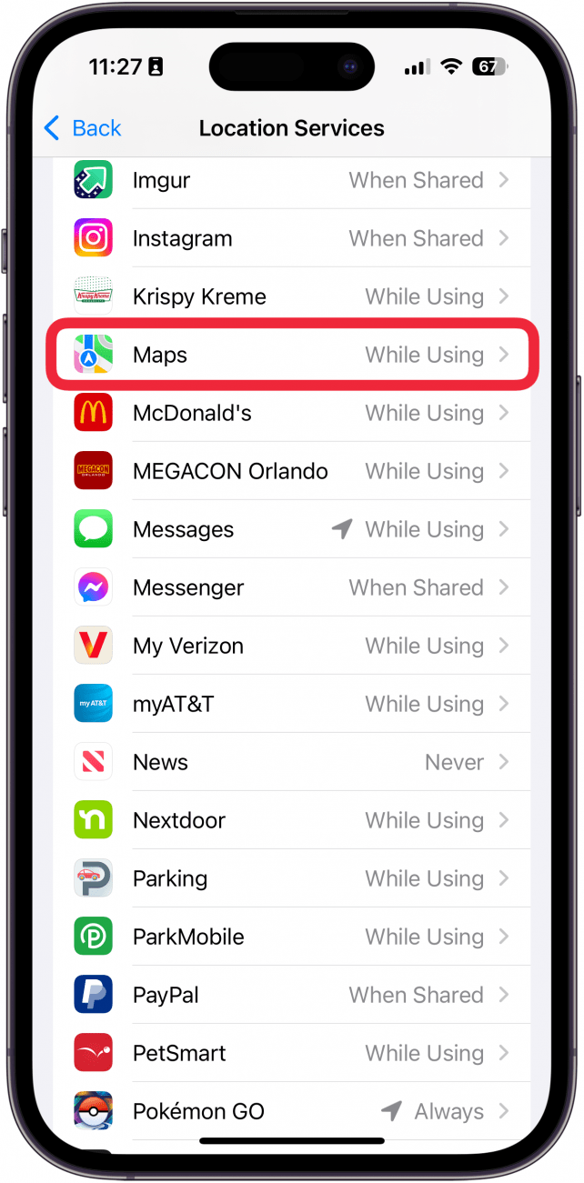 Configuración de ubicación de iPhone con una caja roja alrededor de la aplicación Maps