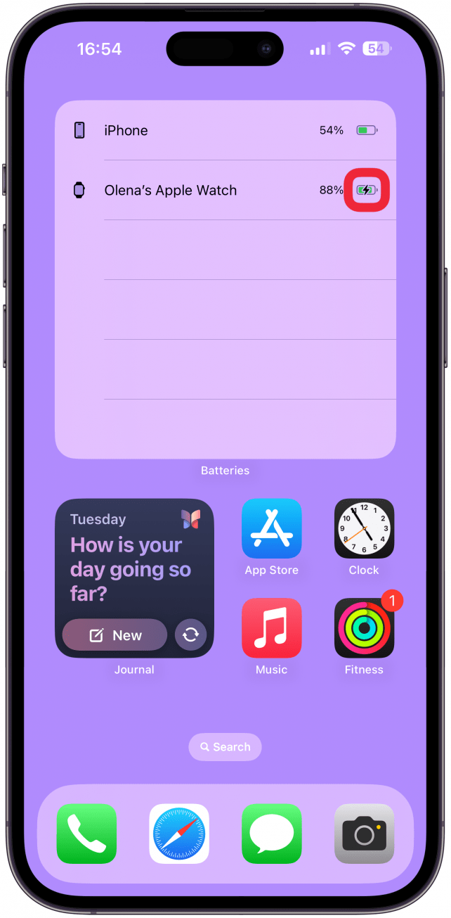 Si su Apple Watch está cargando, verá un icono de Lightning aquí.