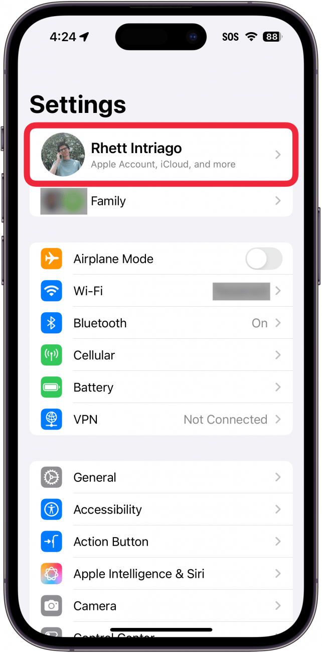 Configuración de iPhone con una caja roja alrededor de Apple ID