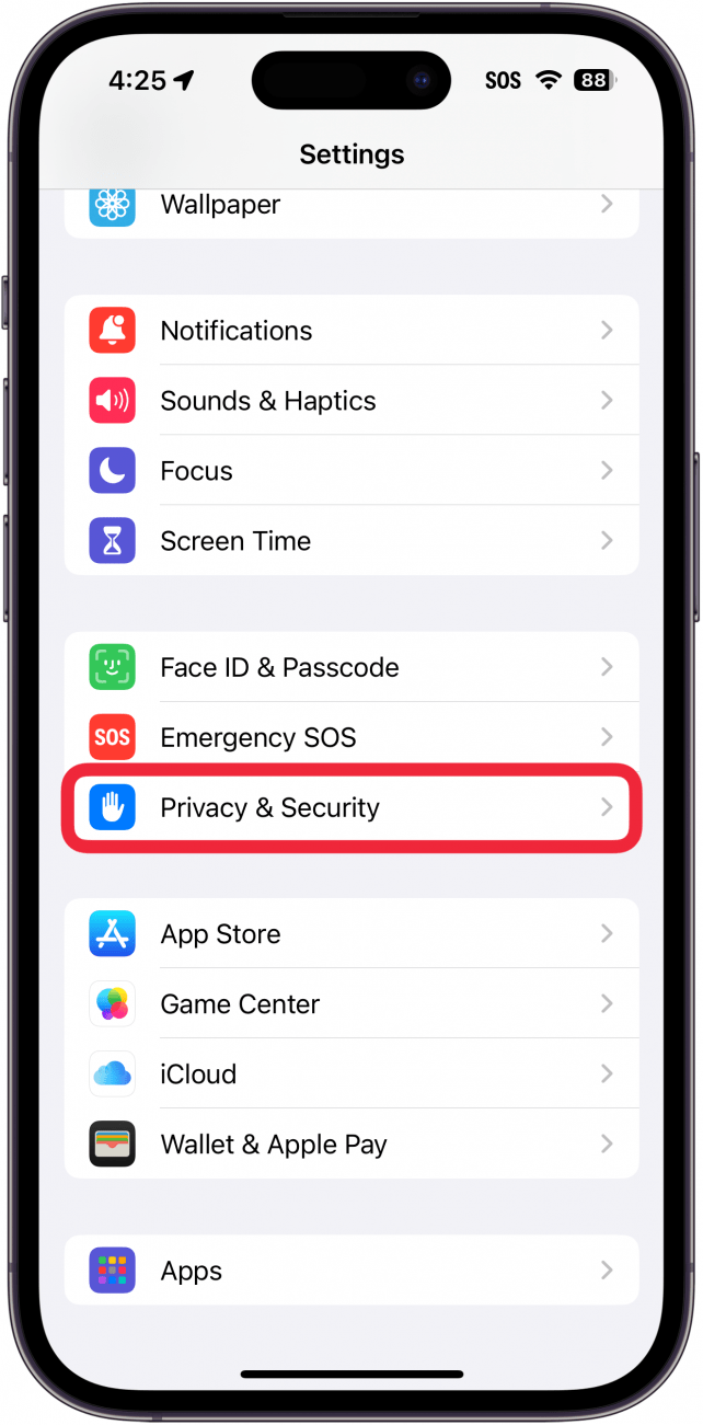 Aplicación de configuración de iPhone con una caja roja en torno a la privacidad y la seguridad