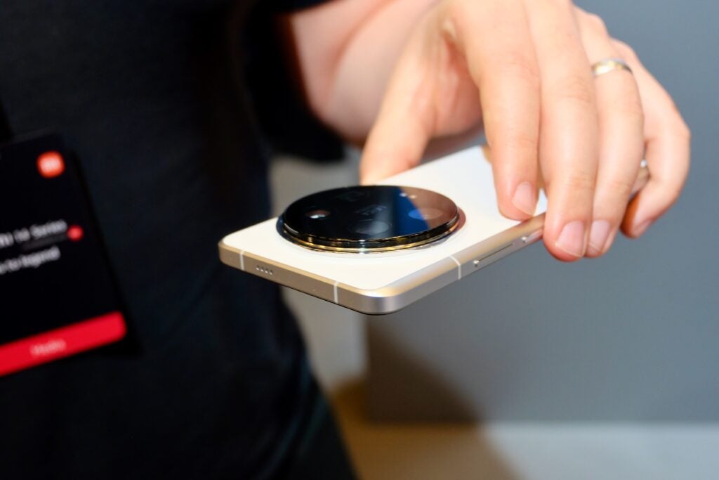 Xiaomi 14 ultra cámara bache