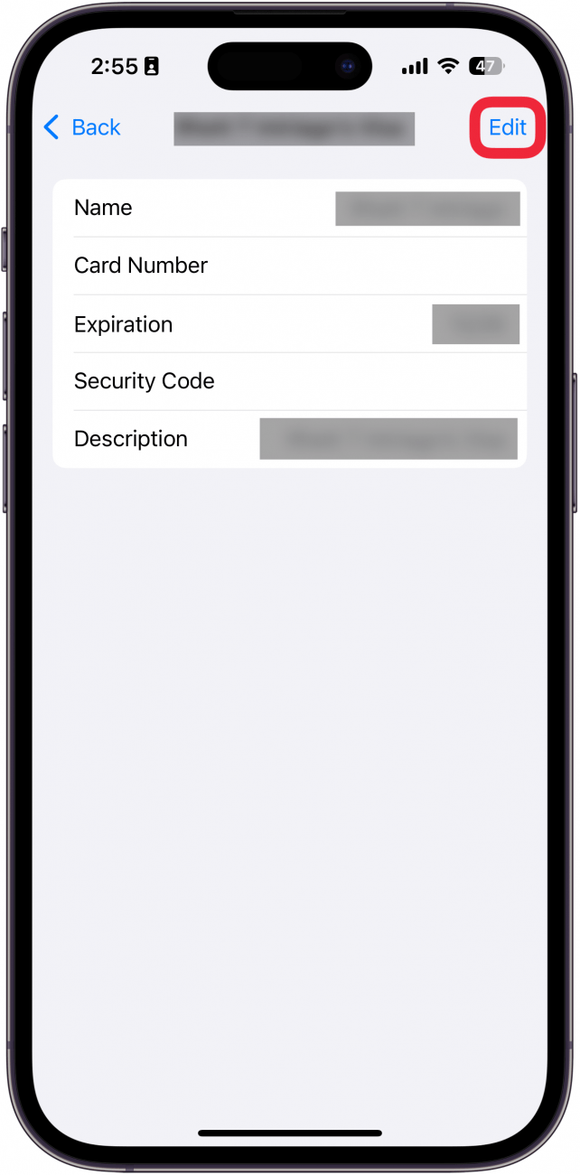 Configuración de Autocomolores de iPhone que muestra información de la tarjeta con un cuadro rojo alrededor del botón Editar