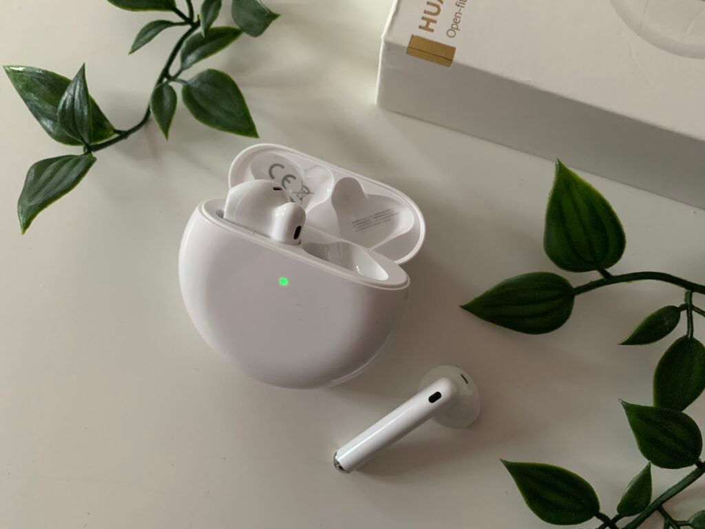 Huawei Freebuds 4 un dans l'étui