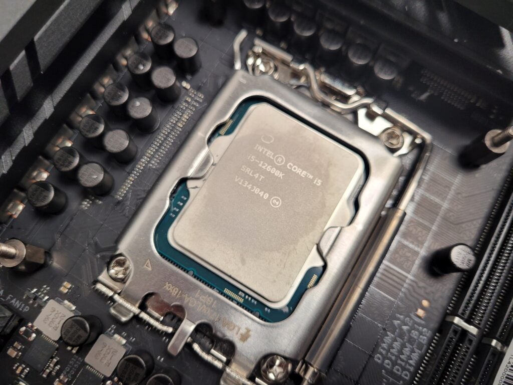 Intel Core i5 12600K vs Intel Core i5 11600K lequel est