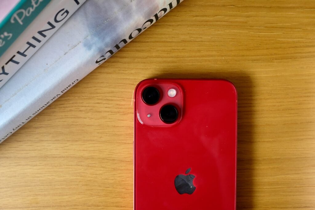 iphone 13 retour montrant les caméras