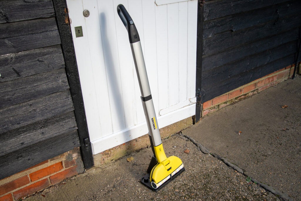 1638429160 Test Karcher EWM 2