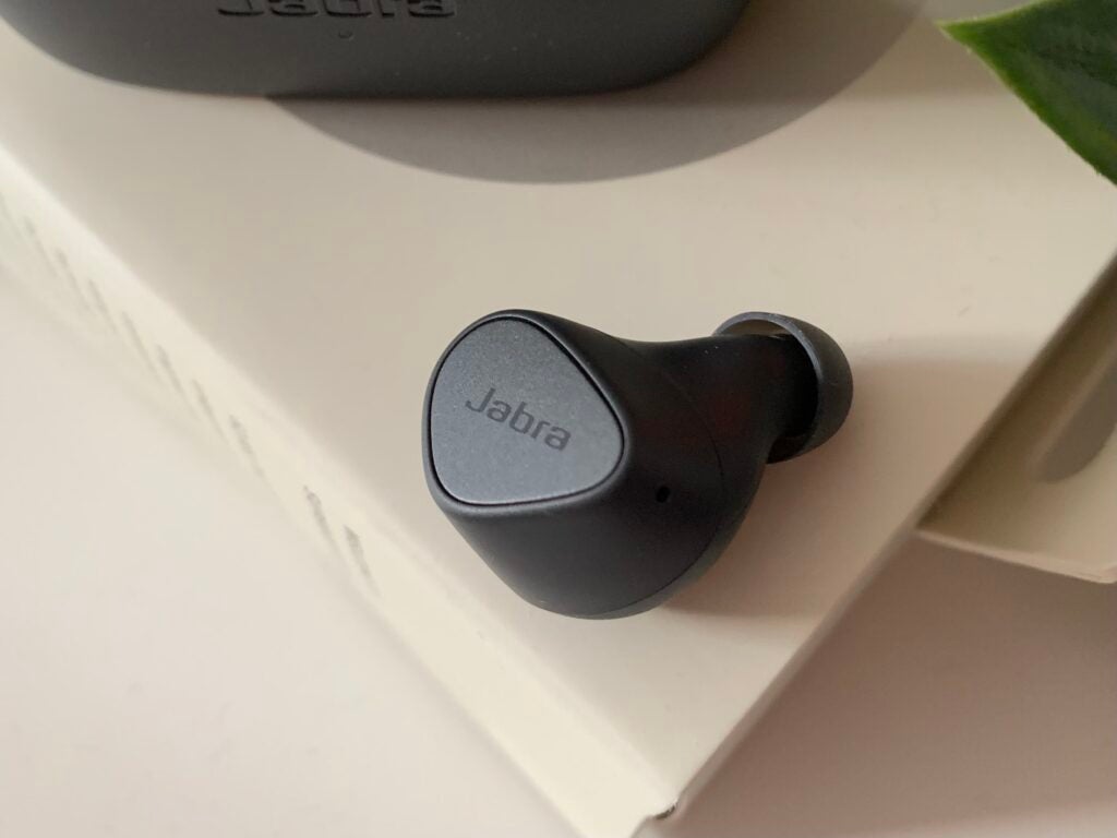 Jabra Elite 3 gros plan