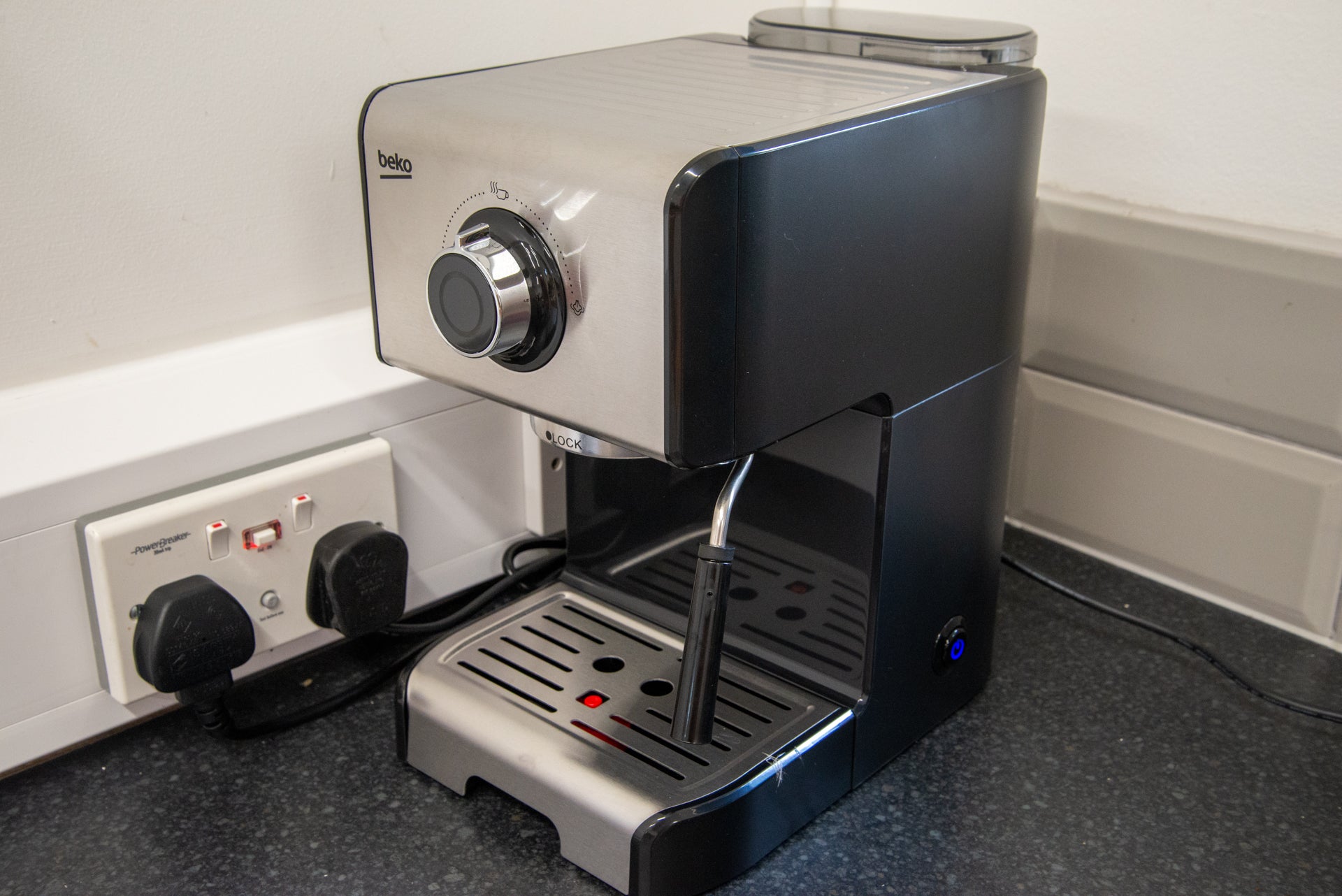 1639234600 Critique de la machine a cafe expresso Beko CEP5152