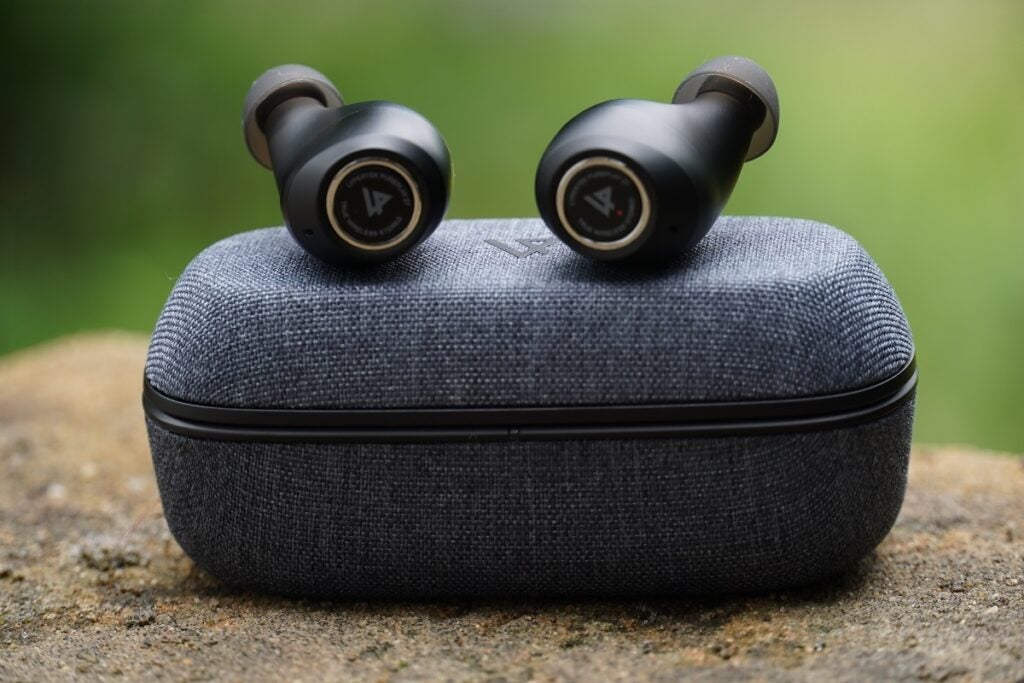 Écouteurs Lypertek PurePlay Z7 sur le dessus