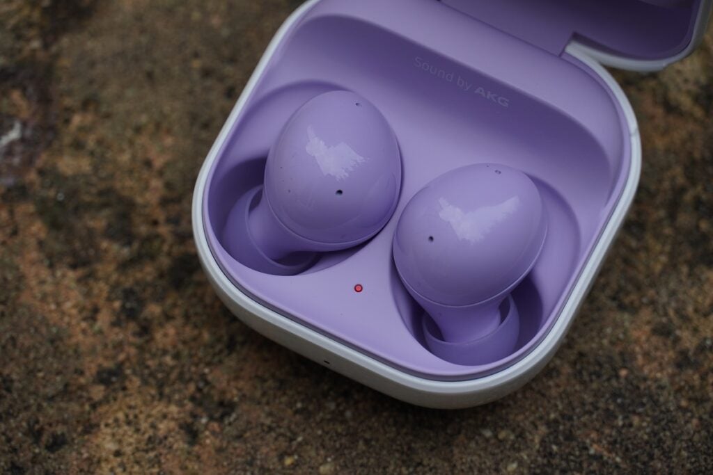 Samsung Galaxy Buds 2 de haut en bas