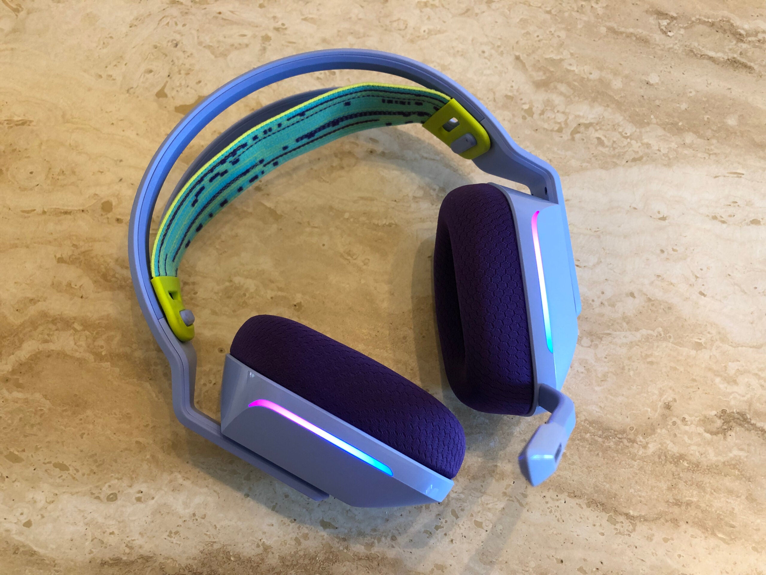 1640253634 Revue Logitech G733