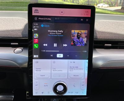 2021 mach e carplay joue maintenant