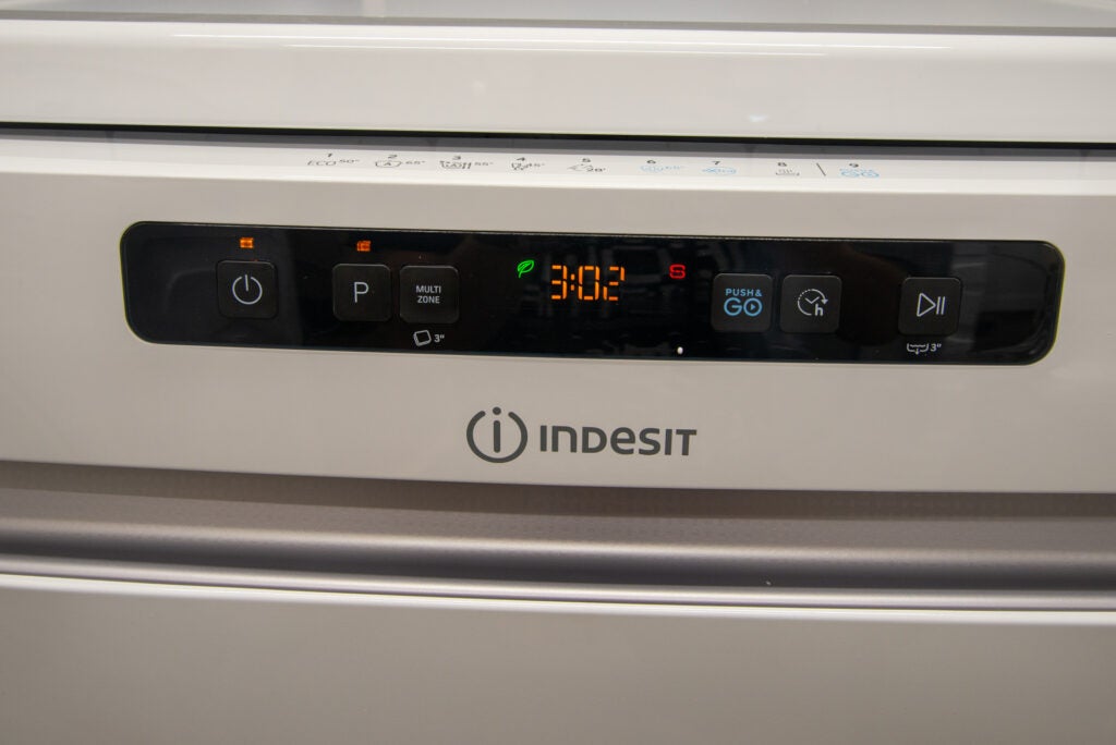 LCD DFO 3T133 F UK Indesit