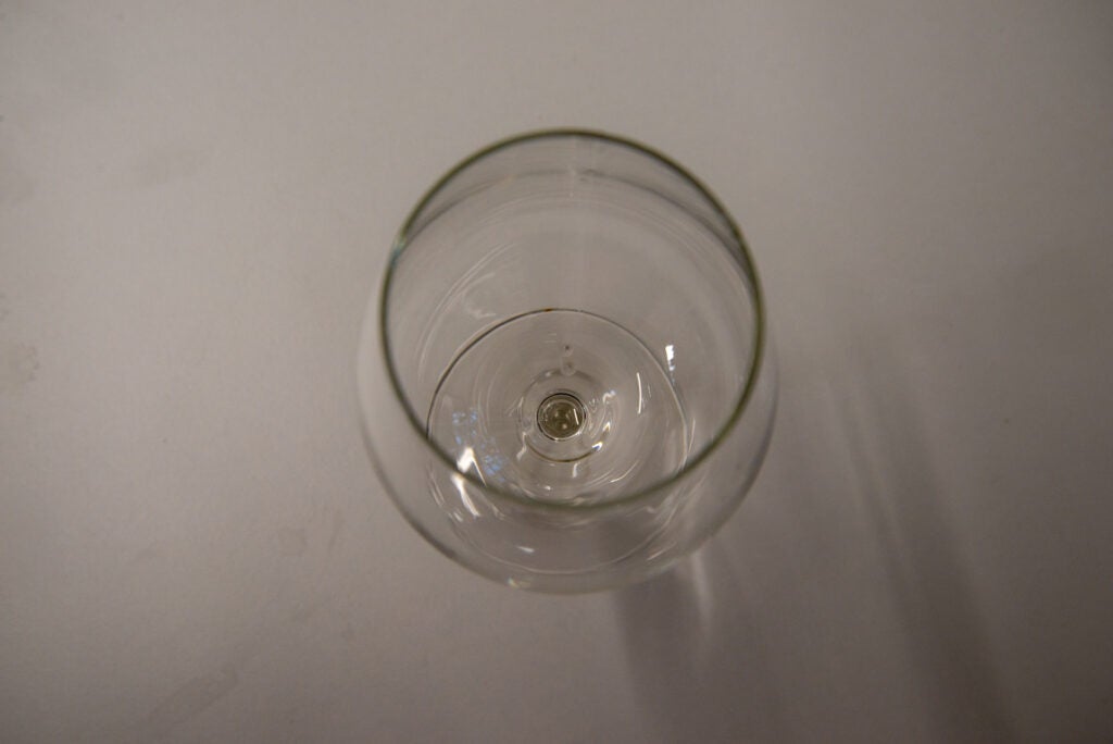 Verre à vin propre DFO 3T133 F UK Indesit