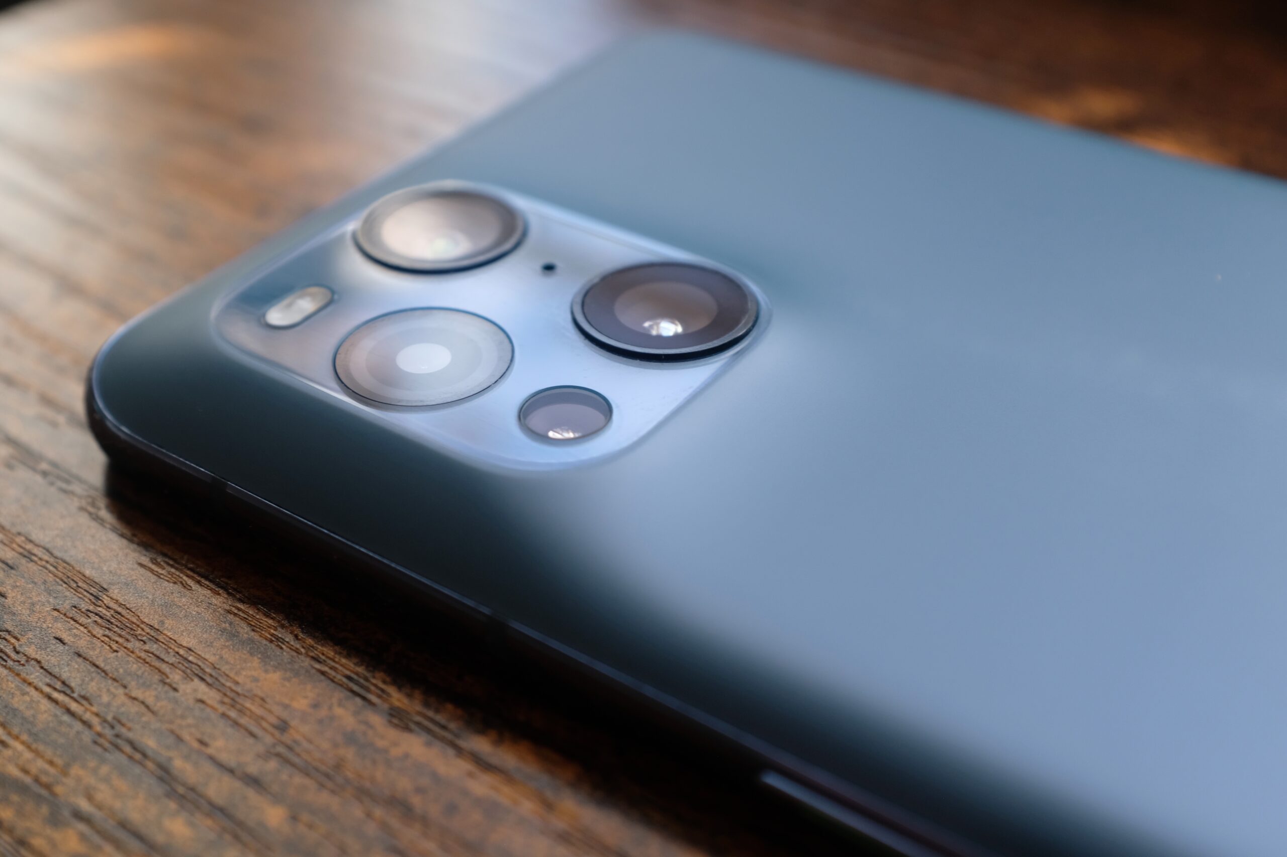 Oppo offre un apercu dun appareil photo retractable pour smartphone
