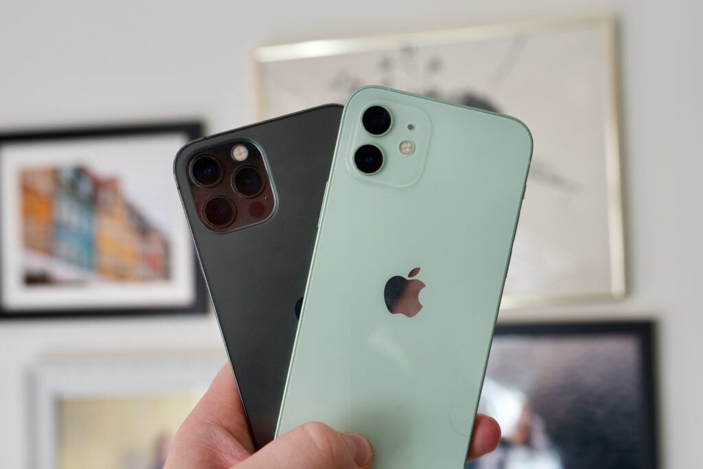 iPhone 12 vs iPhone 12 Max : compagnon de l'arrière du téléphone