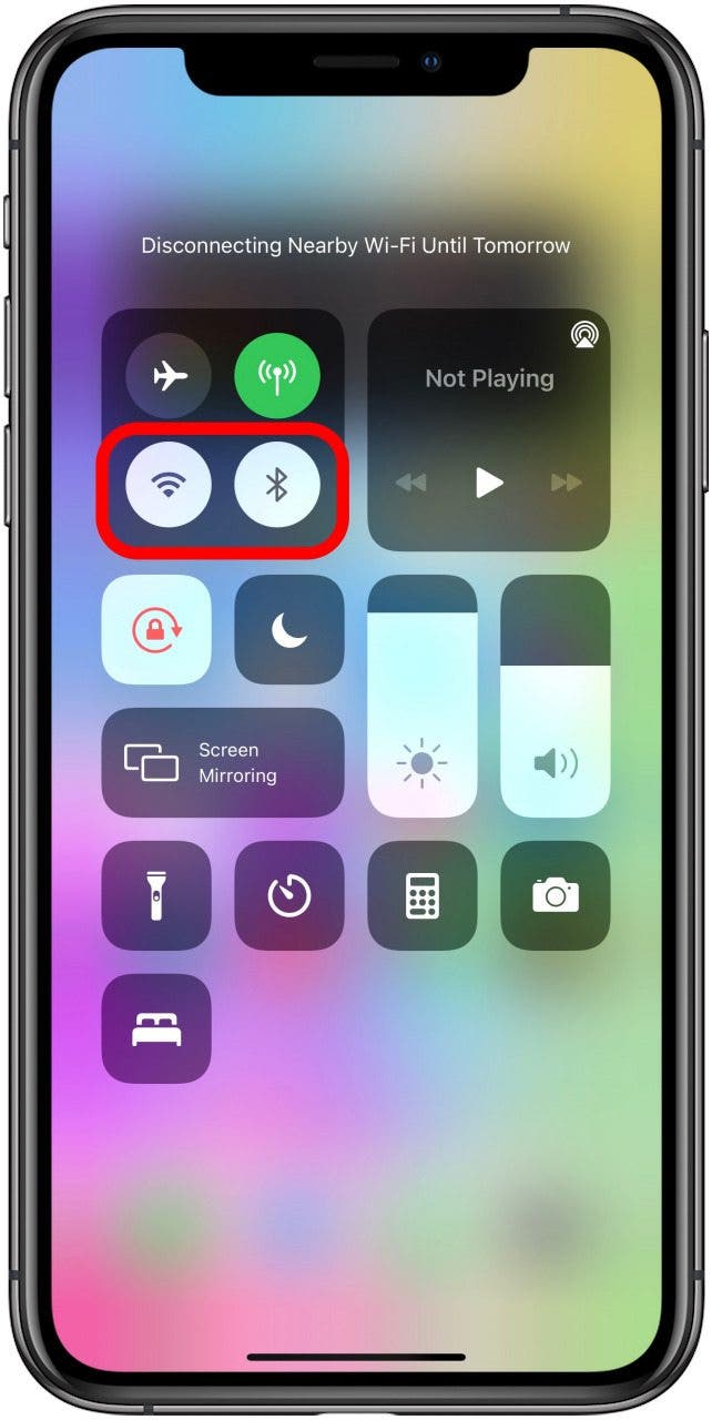 Appuyez sur les boutons Wi-Fi et Bluetooth pour les désactiver ; ils deviendront blancs.