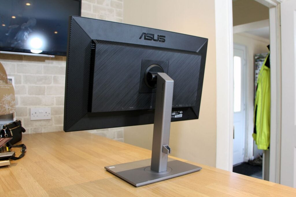 Asus Pro Art 27 06