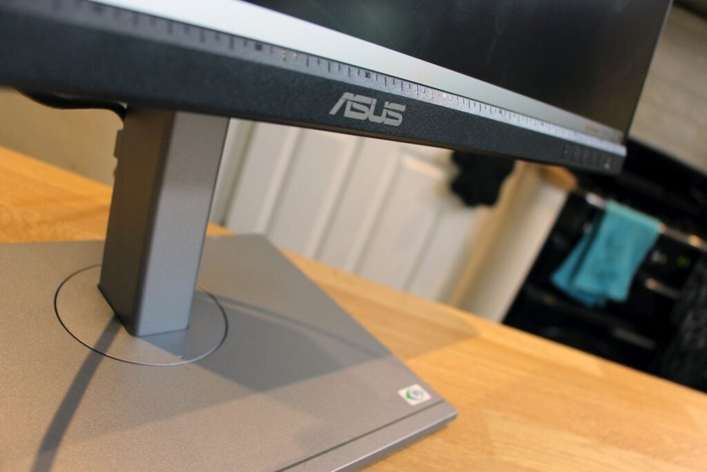 Asus Pro Art 27 04