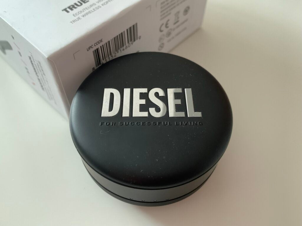 Écouteurs Diesel True Wireless avec étui fermé