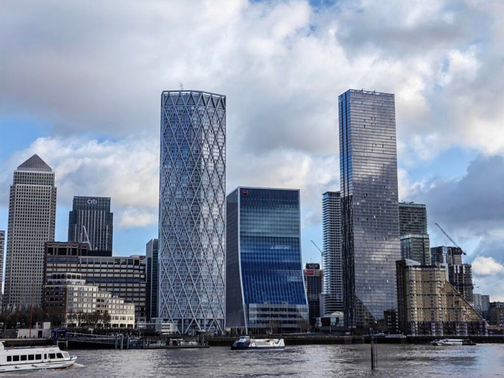 Photo zoom numérique 2x de Canary Wharf prise par Huawei P50 Pocket