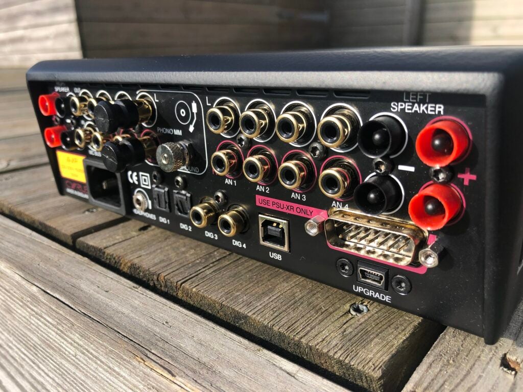 Zone de connexion arrière du Cyrus i9-XR