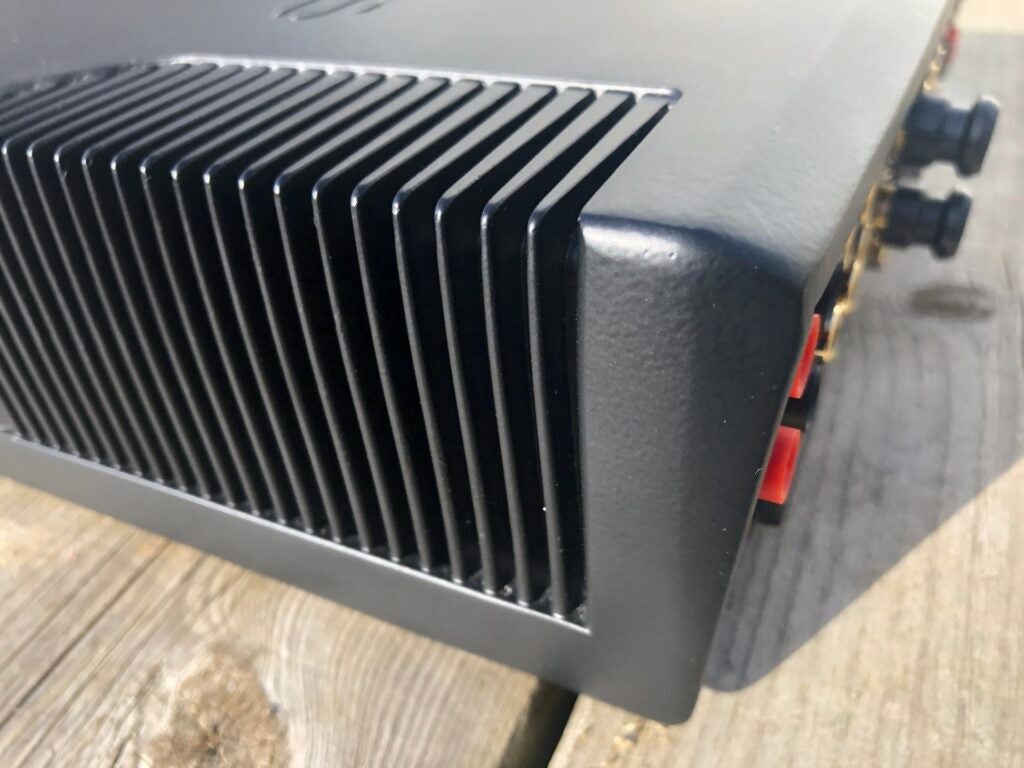 Conception du dissipateur thermique de l'amplificateur Cyrus i9-XR