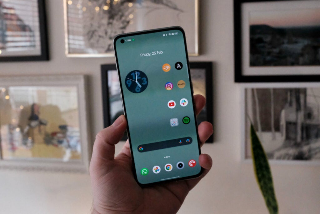 l'avant du Realme GT 2 Pro