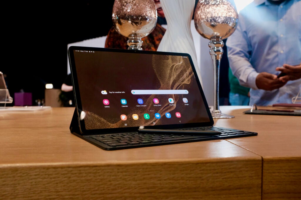 Tablette Samsung Galaxy Tab S8 Plus avec clavier