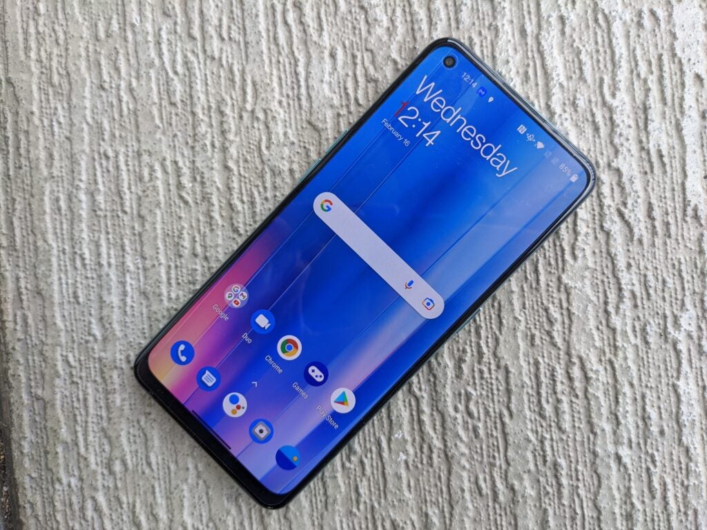 OnePlus Nord CE 2 5G, montrant l'écran d'accueil