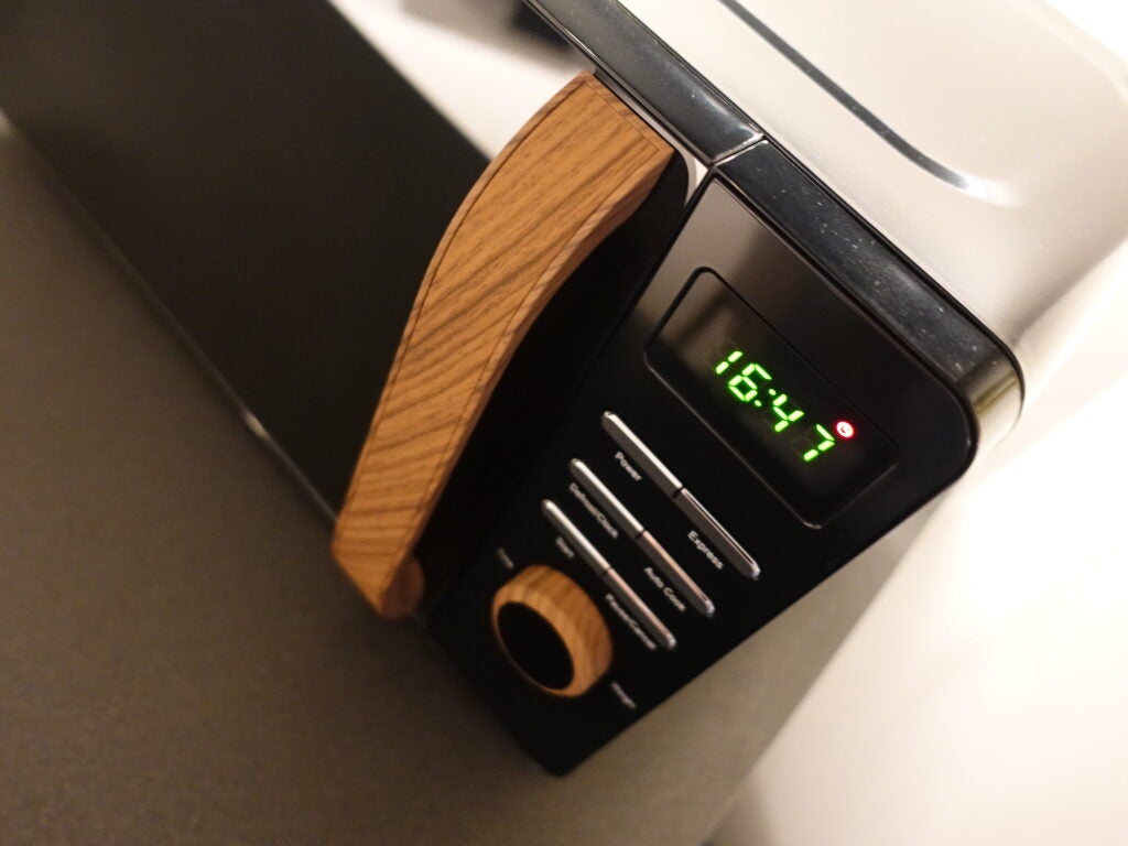 Écran de micro-ondes numérique Scandi de Russell Hobbs