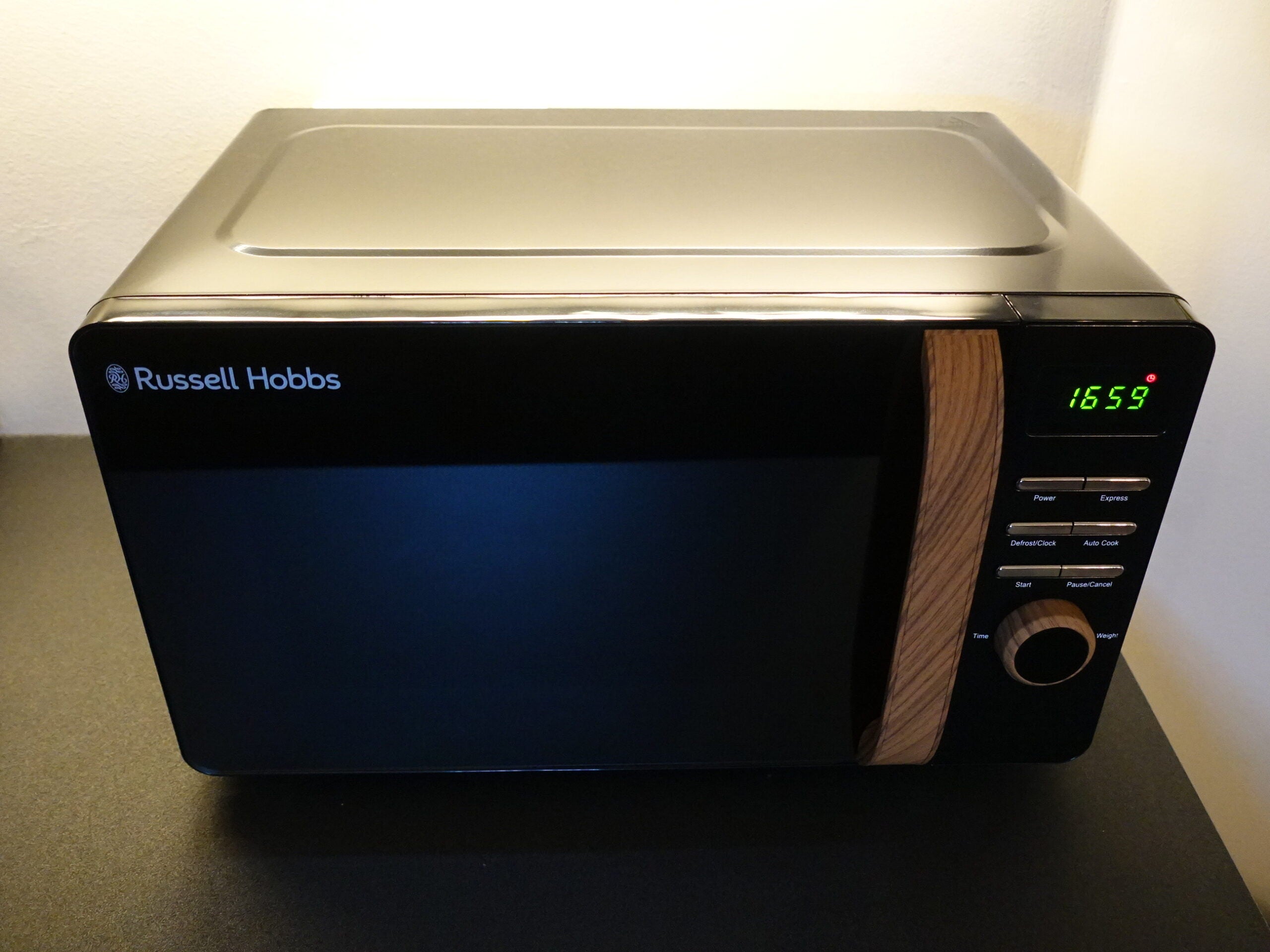 1646338109 Examen du four a micro ondes numerique Scandi de Russell Hobbs