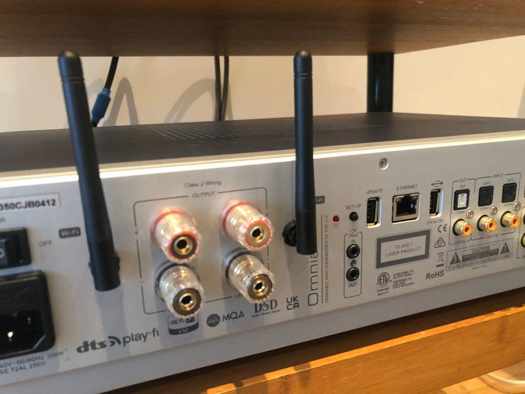 Connexions du panneau arrière Audiolab Omnia