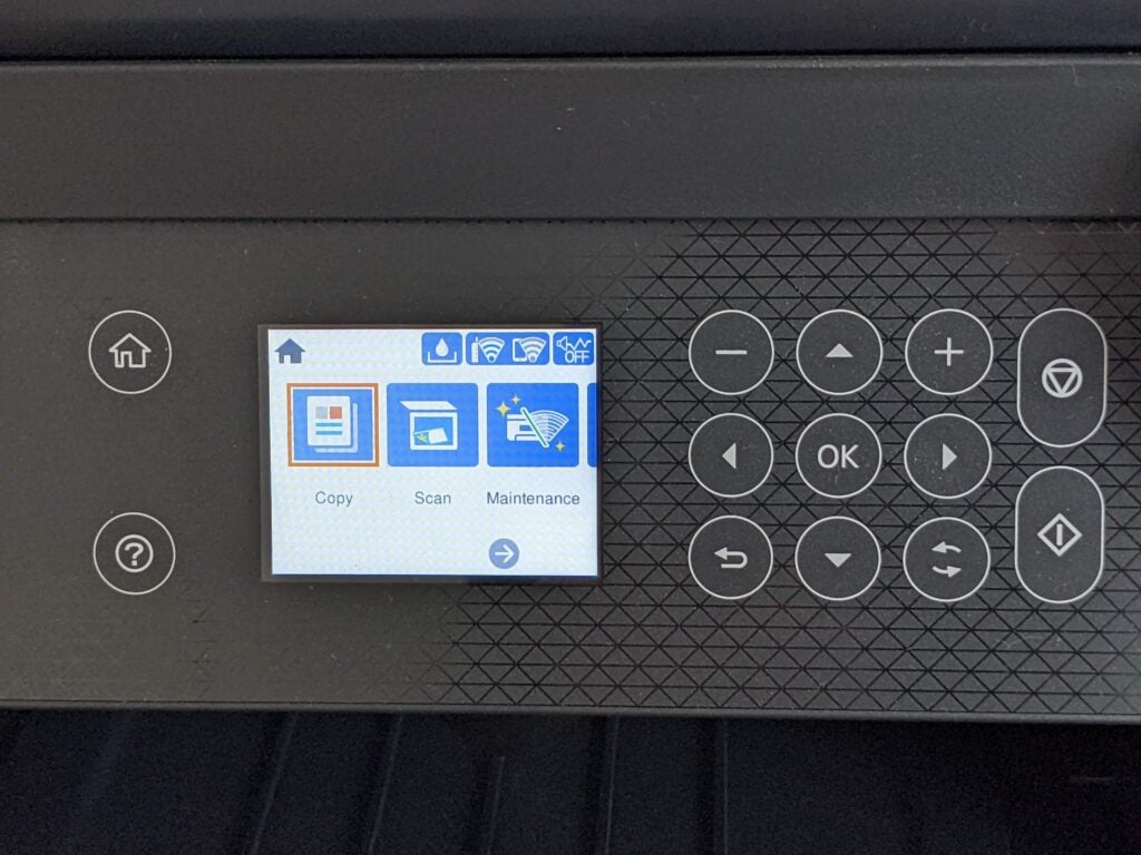 Gros plan sur le panneau de commande et l'écran