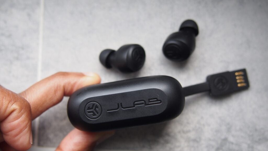 JLab Go Air Pop avec câble de charge