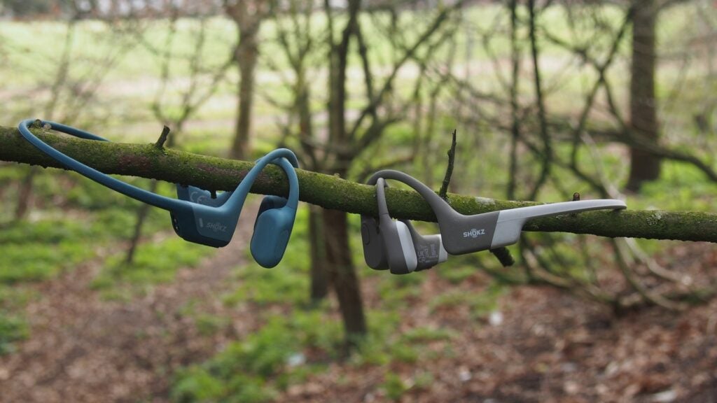Shokz OpenRun Pro versions bleues et grises