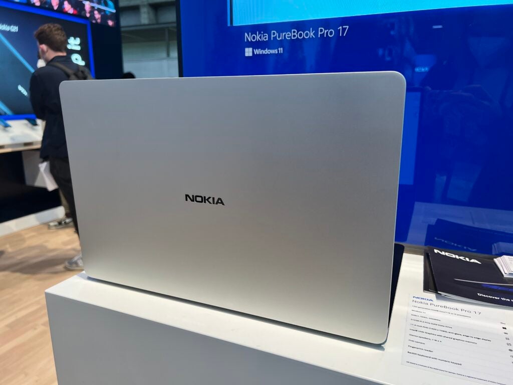 Le couvercle du Nokia PureBook Pro 17
