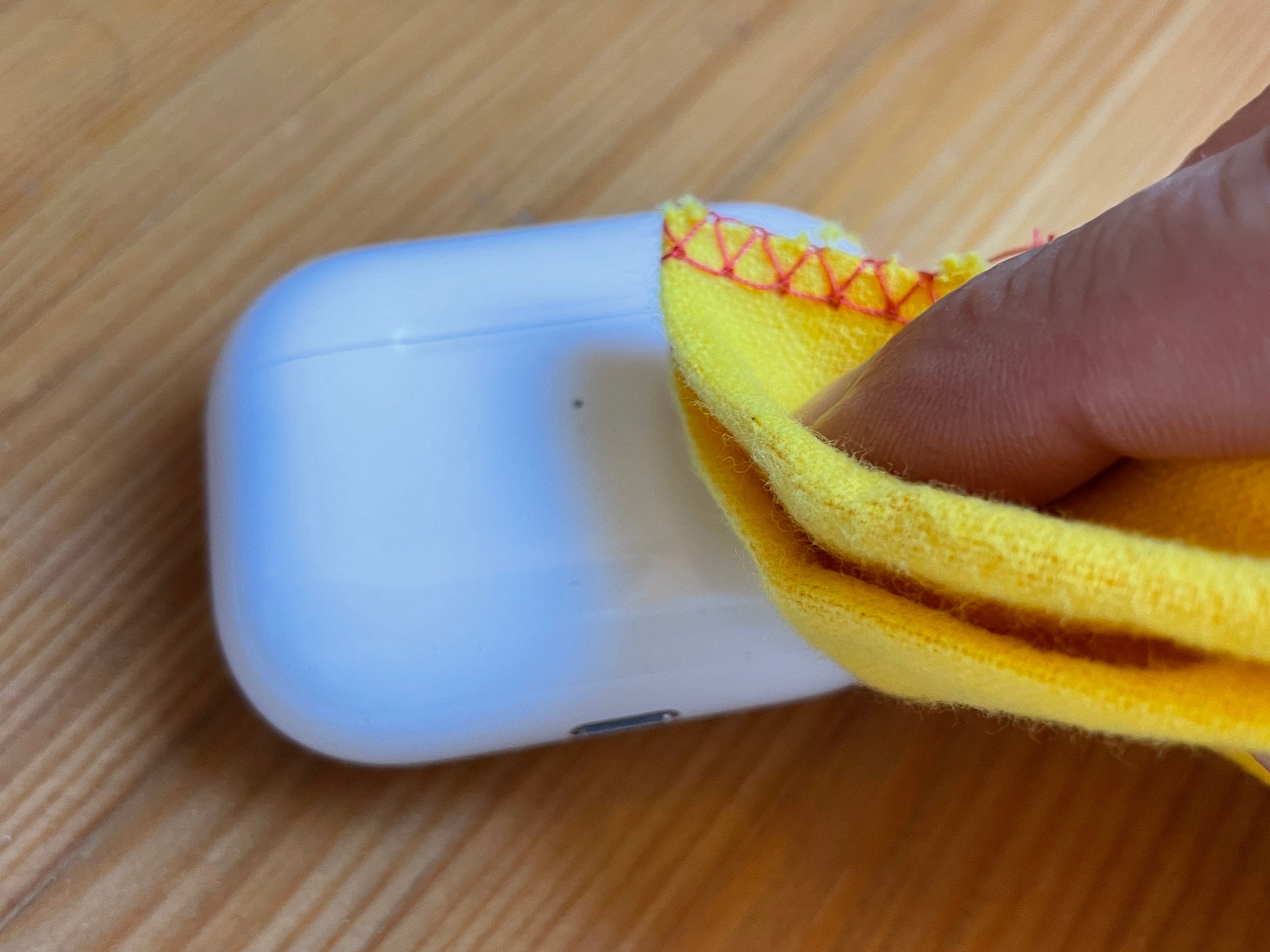 1649385653 658 Comment nettoyer un etui Apple AirPods