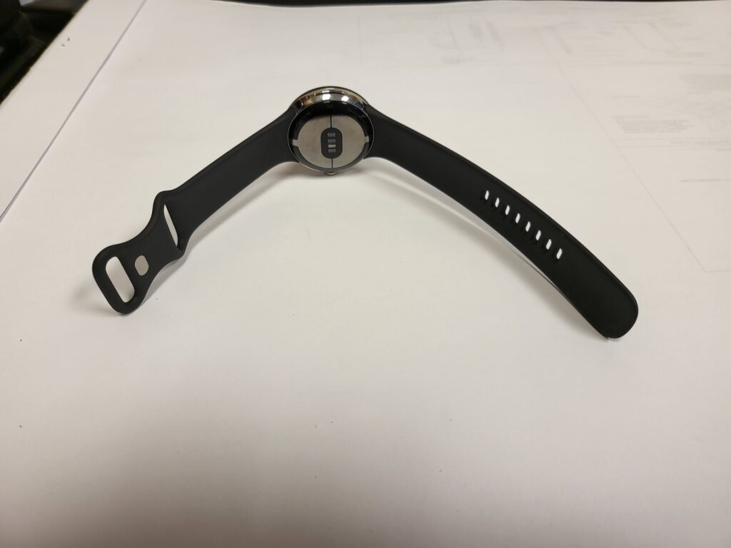 1651268895 533 Google Pixel Watch illustre au poignet