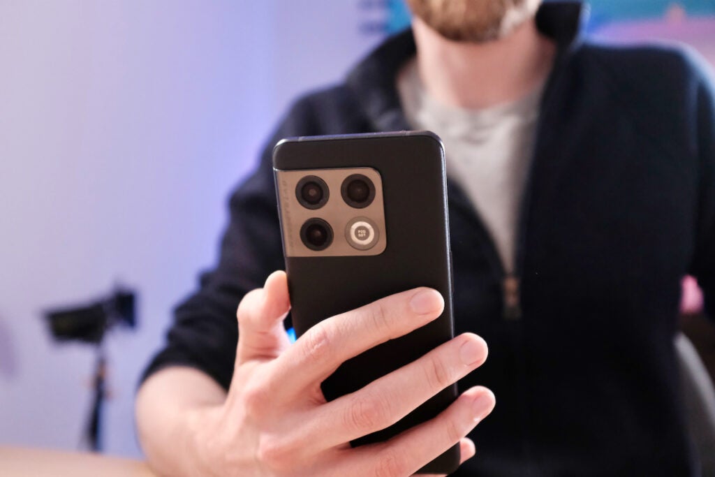 La bosse de la caméra à l'arrière du OnePlus 10 Pro