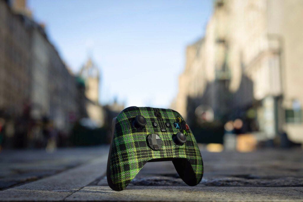 Manette Xbox en tartan écossais pour le 20e anniversaire