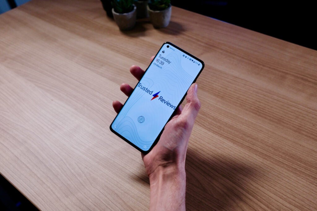 Image de fond d'écran TR pour l'écran de verrouillage OnePlus 10 Pro