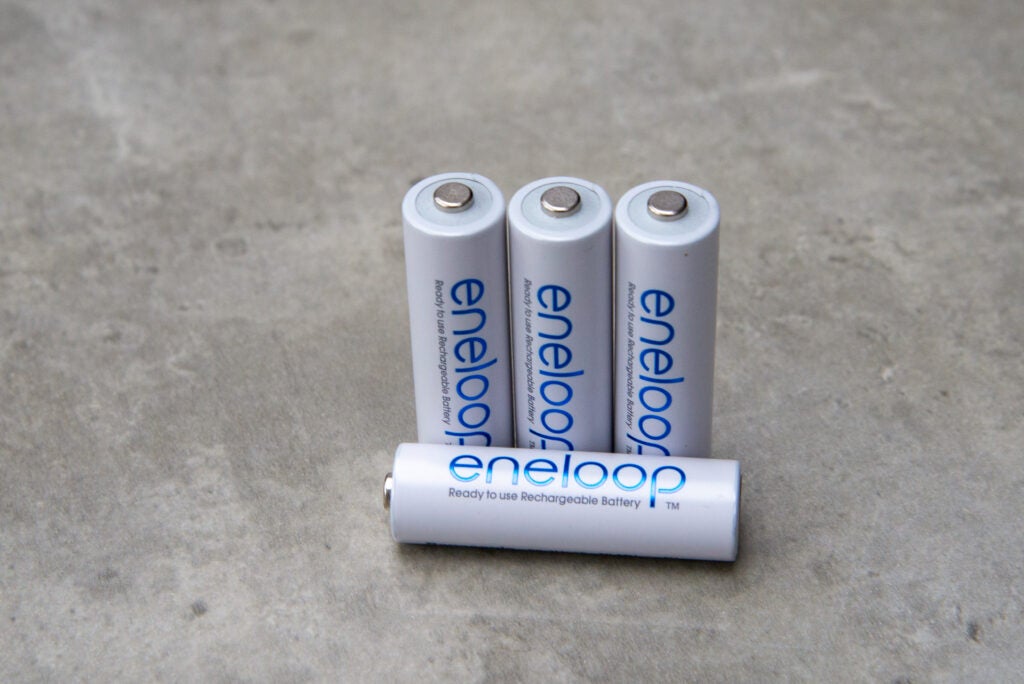 Eneloop AA une pile allongée