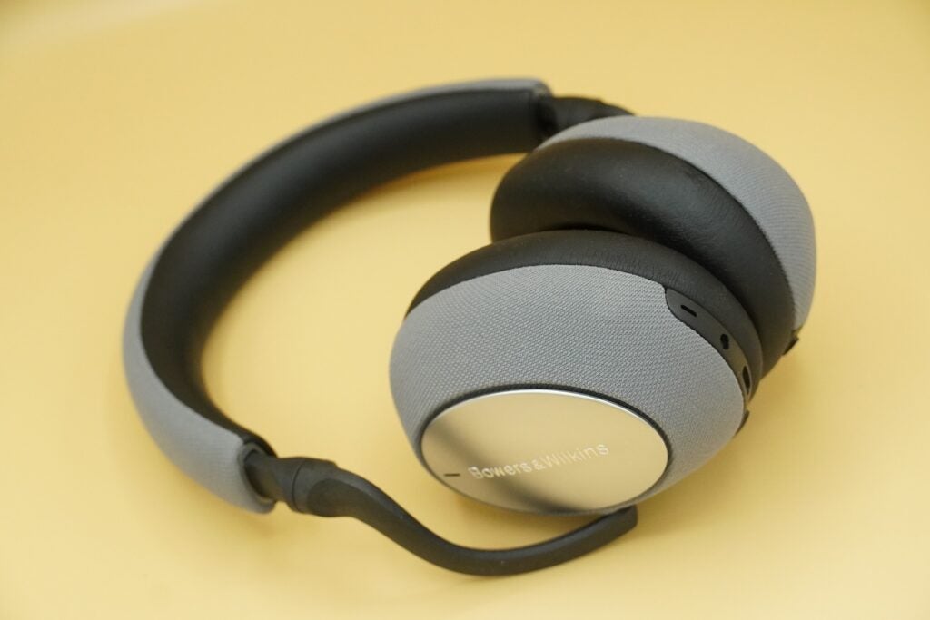 Bowers Wilkins PX7 gros plan des oreillettes